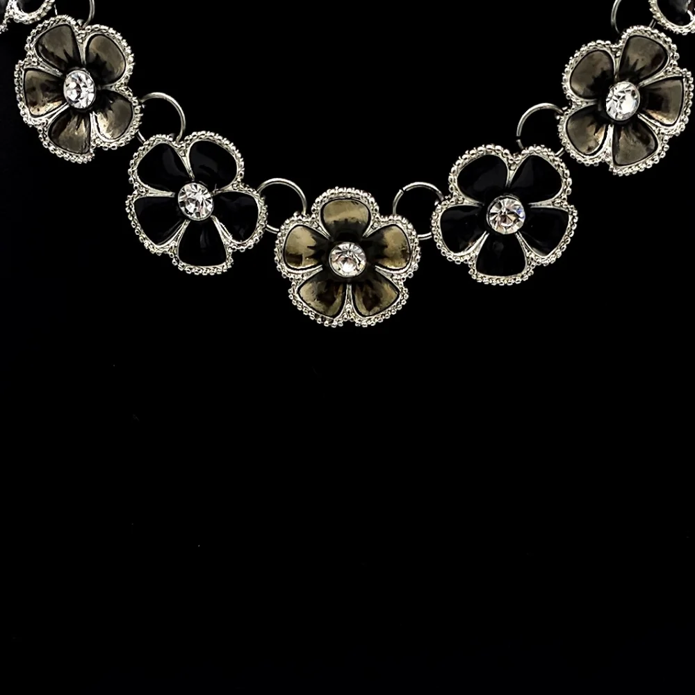 Unbranded Silver-toned Necklace‎ With  Black And Silver Flowers
